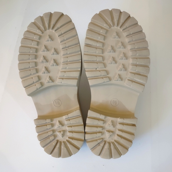 Lemonade Beige Clogs 6-7 - Picture 4 of 6